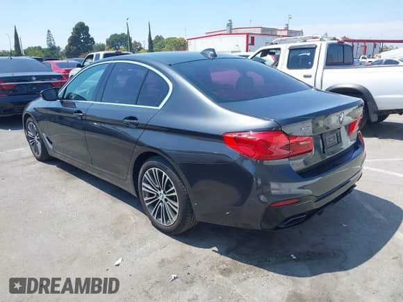 2019 BMW 5 Series 540i xDrive с VIN WBAJE7C51KWW19709, выставлен на аукционе IAAI как лот 42929080 с пробегом 82 661 миль миль и . История ставок и продаж доступна на DreamBid. Изображение 3.