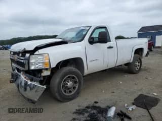 2014 Chevrolet Silverado 3500HD Work Truck z VIN 1GC3KZCG5EF160402, wystawiony jako Copart lot #67509225 z przebiegiem 109 898 mil mil oraz Czysty tytuł • Clean title. Historia ofert i sprzedaży dostępna na DreamBid. Obrazek 1.