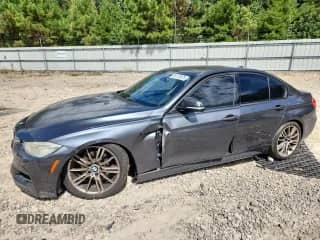 2013 BMW 3 Series 328i с VIN WBA3C1C53DF437900, выставлен на аукционе Copart как лот 85170975 с пробегом 157 653 миль миль и Списание • Salvage title. История ставок и продаж доступна на DreamBid. Изображение 1.