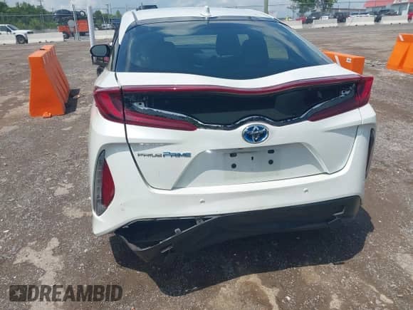 2018 Toyota Prius Plus z VIN JTDKARFP5J3070415, wystawiony jako IAAI lot #42701325 z przebiegiem 77 529 mil mil oraz . Historia ofert i sprzedaży dostępna na DreamBid. Obrazek 17.