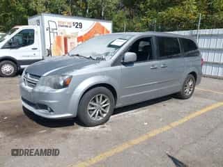 2014 Dodge Grand Caravan R/T with VIN 2C4RDGEG3ER430838, listed as a IAAI auction lot 43247617 with Not provided miles and . Bid and sale history available at DreamBid. Image 2.