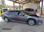 2023 Toyota Camry LE z VIN 4T1R11AK8PU778832, wystawiony jako IAAI lot #43357249 z przebiegiem 48 622 mil mil oraz . Historia ofert i sprzedaży dostępna na DreamBid. Obrazek 13.