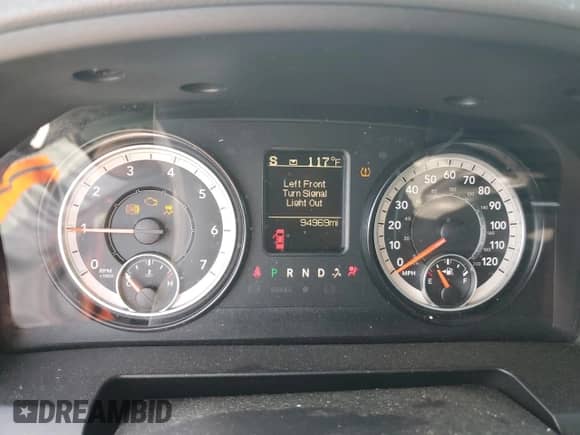 2016 Ram 1500 Tradesman z VIN 1C6RR6FGXGS312515, wystawiony jako Copart lot #66713665 z przebiegiem 94 969 mil mil oraz Szkoda całkowita • Salvage title. Historia ofert i sprzedaży dostępna na DreamBid. Obrazek 9.