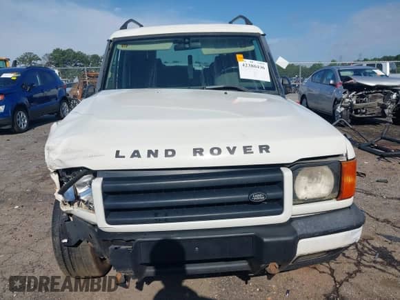1999 Land Rover Discovery with VIN SALTY1240XA900096, listed as a IAAI auction lot 42380496 with 242,767 mi miles and . Bid and sale history available at DreamBid. Image 12.