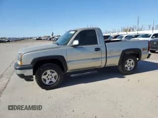 2005 Chevrolet Silverado 1500 Z71 with VIN 1GCEK14T15E216511, listed as a Copart auction lot 52824155 with 161,074 mi miles and Salvage title. Bid and sale history available at DreamBid. Image 1.