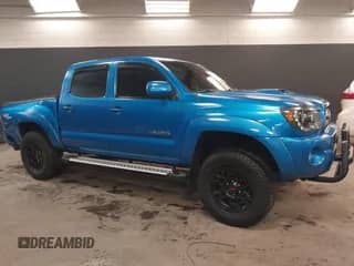 2009 Toyota Tacoma PreRunner z VIN 3TMJU62N79M071582, wystawiony jako IAAI lot #42476603 z przebiegiem 132 667 mil mil oraz . Historia ofert i sprzedaży dostępna na DreamBid. Obrazek 1.