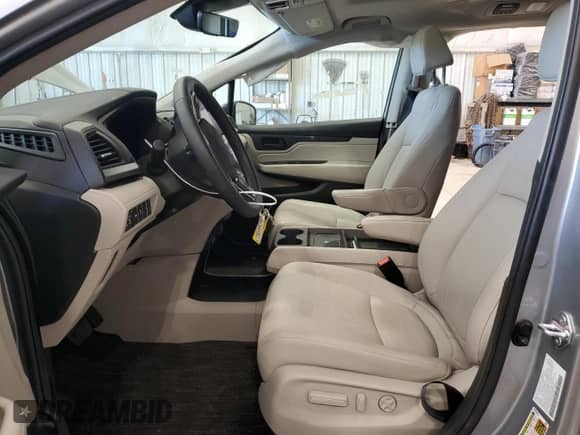 2025 Honda Odyssey EX-L с VIN 5FNRL6H6XSB034266, выставлен на аукционе Copart как лот 71547985 с пробегом 11 688 миль миль и Списание • Salvage title. История ставок и продаж доступна на DreamBid. Изображение 7.