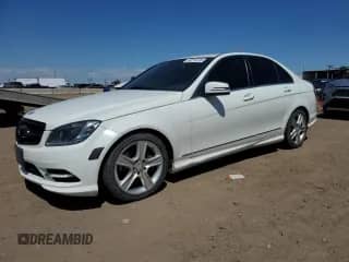 2011 Mercedes-Benz C 300 Sport z VIN WDDGF5EB8BA471286, wystawiony jako Copart lot #68214335 z przebiegiem 134 101 mil mil oraz Czysty tytuł • Clean title. Historia ofert i sprzedaży dostępna na DreamBid. Obrazek 1.