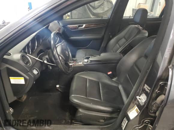 2013 Mercedes-Benz C 300 Sport z VIN WDDGF8AB5DR277357, wystawiony jako Copart lot #70568005 z przebiegiem 120 558 mil mil oraz Czysty tytuł • Clean title. Historia ofert i sprzedaży dostępna na DreamBid. Obrazek 7.