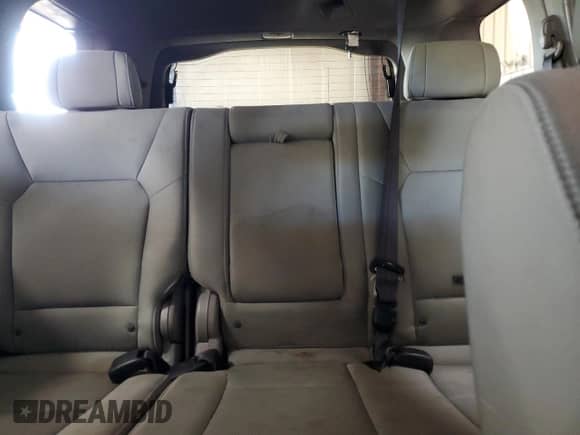 2010 Honda Pilot LX with VIN 5FNYF3H23AB501038, listed as a Copart auction lot 70456665 with 360,096 mi miles and Clean title. Bid and sale history available at DreamBid. Image 10.