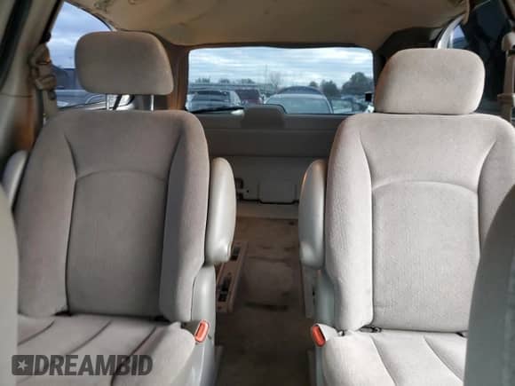 2003 Dodge Caravan z VIN 2D8GT44L33R261992, wystawiony jako Copart lot #81063924 z przebiegiem 243 545 mil mil oraz Czysty tytuł • Clean title. Historia ofert i sprzedaży dostępna na DreamBid. Obrazek 10.