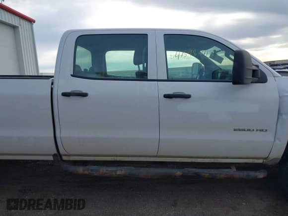 2019 Chevrolet Silverado 2500HD с VIN 1GB1KREG7KF176864, выставлен на аукционе IAAI как лот 41598443 с пробегом Не указан миль и . История ставок и продаж доступна на DreamBid. Изображение 13.