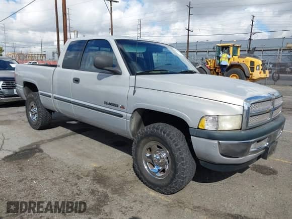 1998 Dodge 1500 с VIN 3B7HF13YXWG190743, выставлен на аукционе IAAI как лот 43446416 с пробегом 174 172 миль миль и . История ставок и продаж доступна на DreamBid. Изображение 1.