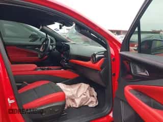 2024 Chevrolet Blazer EV eAWD RS z VIN 3GNKDCRJXRS200875, wystawiony jako IAAI lot #41685206 z przebiegiem 7 610 mil mil oraz . Historia ofert i sprzedaży dostępna na DreamBid. Obrazek 5.