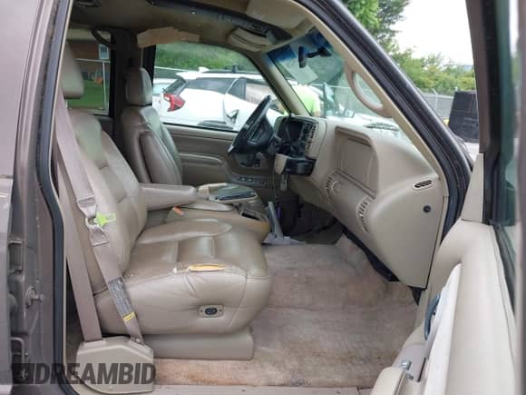 1997 Chevrolet Tahoe z VIN 1GNEK13R0VJ399744, wystawiony jako IAAI lot #42341218 z przebiegiem 189 252 mil mil oraz . Historia ofert i sprzedaży dostępna na DreamBid. Obrazek 5.