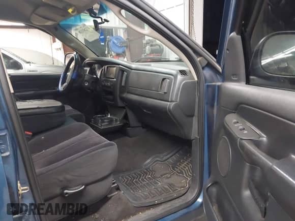 2005 Dodge 1500 SLT with VIN 1D7HA18D05S105930, listed as a IAAI auction lot 43281128 with 187,729 mi miles and . Bid and sale history available at DreamBid. Image 5.