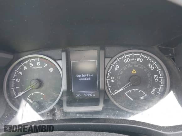 2019 Toyota Tacoma SR5 z VIN 3TMAZ5CN1KM099779, wystawiony jako IAAI lot #42687831 z przebiegiem 99 997 mil mil oraz . Historia ofert i sprzedaży dostępna na DreamBid. Obrazek 7.
