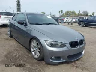 2010 BMW 3 Series 335i z VIN WBAWB7C56AP048256, wystawiony jako IAAI lot #41816244 z przebiegiem 149 977 mil mil oraz . Historia ofert i sprzedaży dostępna na DreamBid. Obrazek 1.
