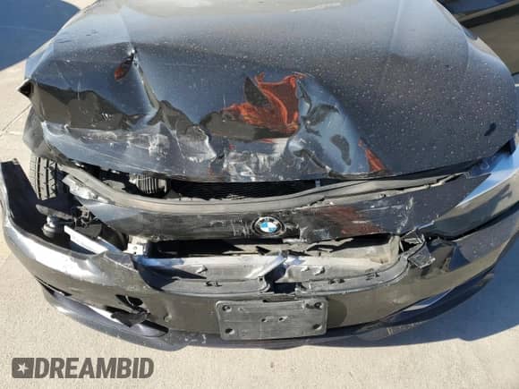 2015 BMW 3 Series 328i с VIN WBA3C1G52FNR50123, выставлен на аукционе Copart как лот 82453544 с пробегом Не указан миль и Списание • Salvage title. История ставок и продаж доступна на DreamBid. Изображение 13.