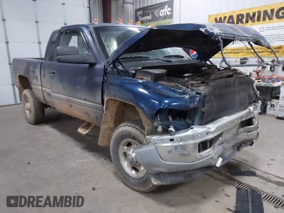2001 Dodge 2500 with VIN 3B7KF237X1G705655, listed as a IAAI auction lot 41480324 with 301,000 mi miles and . Bid and sale history available at DreamBid. Image 1.