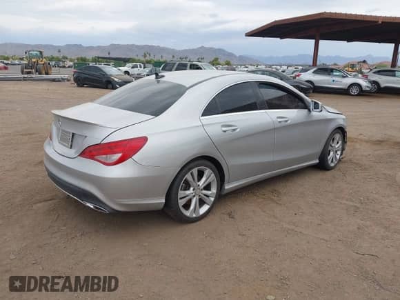 2018 Mercedes-Benz CLA 250 с VIN WDDSJ4EB4JN546706, выставлен на аукционе IAAI как лот 43045700 с пробегом 62 138 миль миль и . История ставок и продаж доступна на DreamBid. Изображение 4.