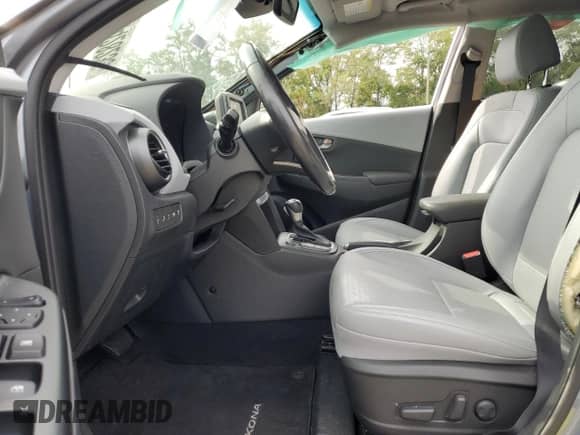 2019 Hyundai Kona Ultimate с VIN KM8K53A52KU193894, выставлен на аукционе Copart как лот 84428235 с пробегом 28 960 миль миль и Списание • Salvage title. История ставок и продаж доступна на DreamBid. Изображение 7.