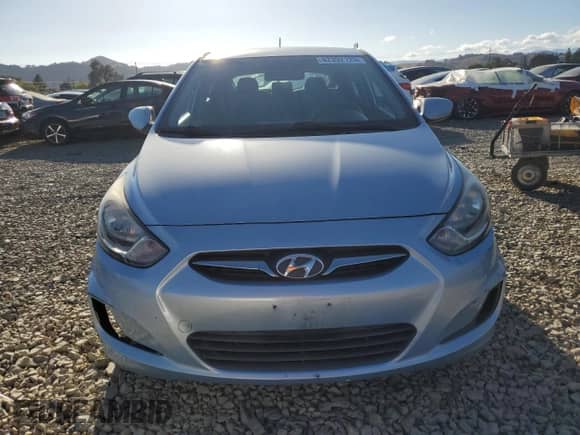 2013 Hyundai Accent GS z VIN KMHCT5AE1DU078986, wystawiony jako Copart lot #82392125 z przebiegiem 225 674 mil mil oraz Szkoda całkowita • Salvage title. Historia ofert i sprzedaży dostępna na DreamBid. Obrazek 5.