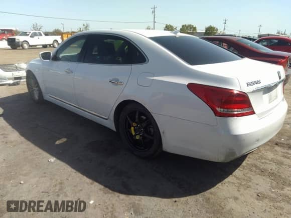 2015 Hyundai Equus Signature z VIN KMHGH4JH3FU094391, wystawiony jako IAAI lot #32794970 z przebiegiem 104 053 mil mil oraz . Historia ofert i sprzedaży dostępna na DreamBid. Obrazek 3.