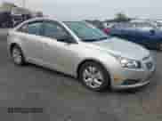 2014 Chevrolet Cruze LS с VIN 1G1PA5SG1E7487817, выставлен на аукционе IAAI как лот 43323372 с пробегом 128 084 миль миль и . История ставок и продаж доступна на DreamBid. Изображение 1.