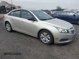 2014 Chevrolet Cruze LS с VIN 1G1PA5SG1E7487817, выставлен на аукционе IAAI как лот 43323372 с пробегом 128 084 миль миль и . История ставок и продаж доступна на DreamBid. Изображение 1.