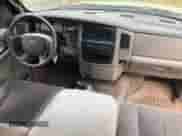 2005 Dodge 2500 SLT z VIN 3D7KS28C95G786967, wystawiony jako Copart lot #80415275 z przebiegiem 267 394 mil mil oraz Czysty tytuł • Clean title. Historia ofert i sprzedaży dostępna na DreamBid. Obrazek 9.