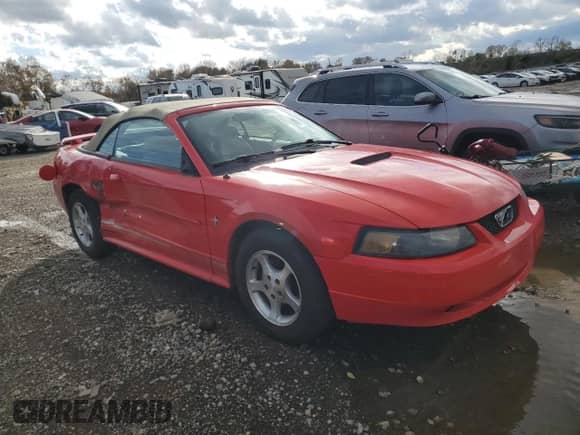 2001 Ford Mustang Deluxe z VIN 1FAFP444X1F157095, wystawiony jako Copart lot #86266745 z przebiegiem 93 557 mil mil oraz Czysty tytuł • Clean title. Historia ofert i sprzedaży dostępna na DreamBid. Obrazek 4.