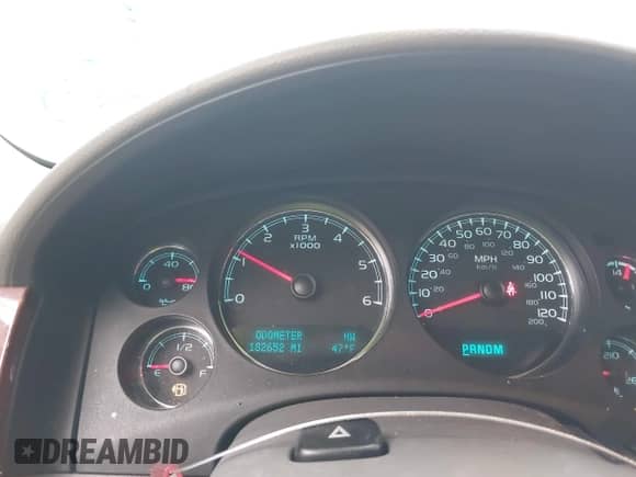 2011 Chevrolet Suburban LT z VIN 1GNSCJE09BR344091, wystawiony jako IAAI lot #43487649 z przebiegiem 182 652 mil mil oraz . Historia ofert i sprzedaży dostępna na DreamBid. Obrazek 7.