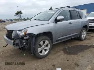 2017 Jeep Compass Sport z VIN 1C4NJDBB7HD143573, wystawiony jako Copart lot #69600395 z przebiegiem 121 169 mil mil oraz Czysty tytuł • Clean title. Historia ofert i sprzedaży dostępna na DreamBid. Obrazek 1.