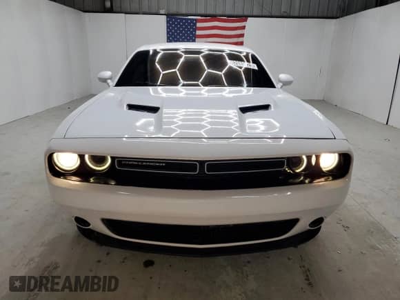 2020 Dodge Challenger SXT with VIN 2C3CDZAG1LH103904, listed as a Copart auction lot 82089025 with 101,583 mi miles and Clean title. Bid and sale history available at DreamBid. Image 5.