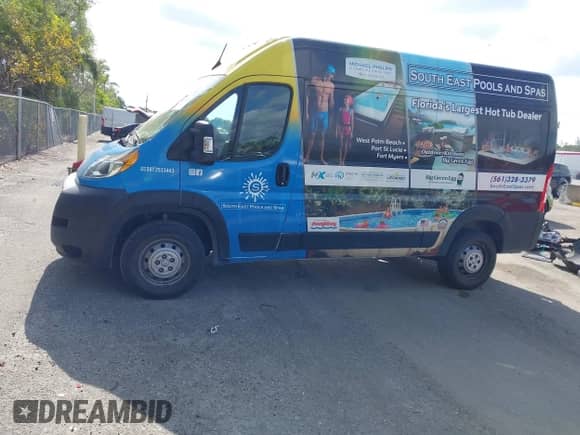 2022 Ram ProMaster Cargo z VIN 3C6LRVBG2NE119197, wystawiony jako IAAI lot #42045262 z przebiegiem 72 484 mil mil oraz . Historia ofert i sprzedaży dostępna na DreamBid. Obrazek 15.