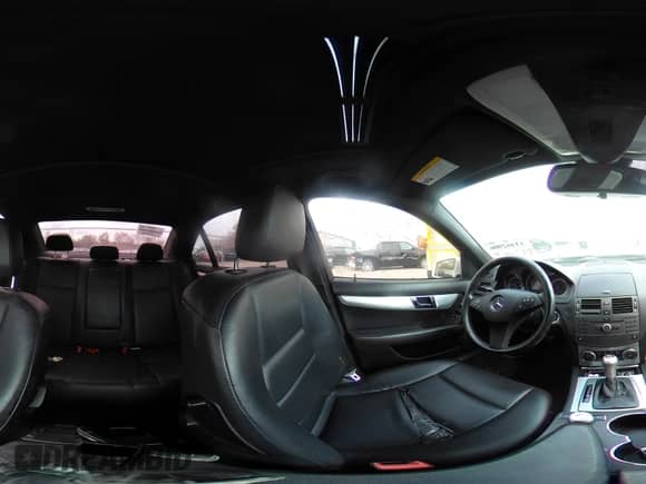 2010 Mercedes-Benz C 300 Sport z VIN WDDGF8BB6AR089165, wystawiony jako IAAI lot #43462906 z przebiegiem 128 332 mil mil oraz . Historia ofert i sprzedaży dostępna na DreamBid. Obrazek 19.