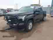 2022 Toyota Tundra SR5 z VIN 5TFLA5DB1NX054960, wystawiony jako IAAI lot #43329005 z przebiegiem 29 382 mil mil oraz . Historia ofert i sprzedaży dostępna na DreamBid. Obrazek 17.