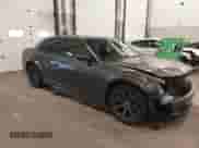 2020 Chrysler 300 S z VIN 2C3CCABGXLH142607, wystawiony jako IAAI lot #41434843 z przebiegiem 51 514 mil mil oraz . Historia ofert i sprzedaży dostępna na DreamBid. Obrazek 1.