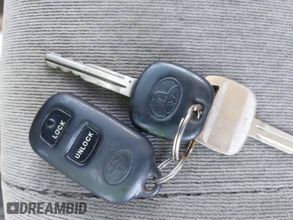 2005 Toyota Corolla CE с VIN 1NXBR30E85Z458523, выставлен на аукционе IAAI как лот 43545129 с пробегом 170 059 миль миль и . История ставок и продаж доступна на DreamBid. Изображение 11.