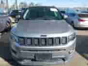 2020 Jeep Compass Latitude z VIN 3C4NJCBB1LT102627, wystawiony jako IAAI lot #41657827 z przebiegiem 68 371 mil mil oraz . Historia ofert i sprzedaży dostępna na DreamBid. Obrazek 12.