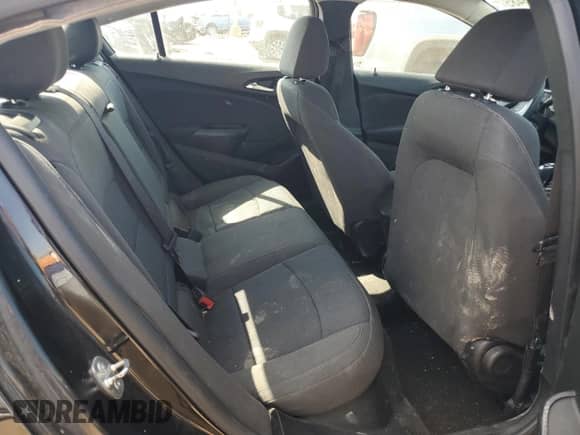 2019 Chevrolet Cruze LT z VIN 1G1BE5SM2K7118903, wystawiony jako Copart lot #60376485 z przebiegiem 152 242 mil mil oraz Czysty tytuł • Clean title. Historia ofert i sprzedaży dostępna na DreamBid. Obrazek 10.