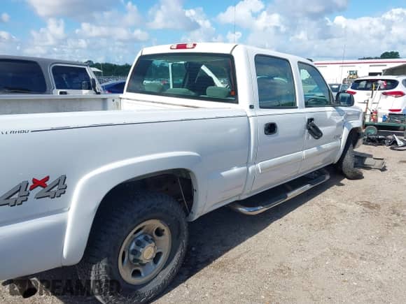 2004 Chevrolet Silverado 2500 LT с VIN 1GCGK23U94F217116, выставлен на аукционе IAAI как лот 42258809 с пробегом 158 678 миль миль и . История ставок и продаж доступна на DreamBid. Изображение 19.