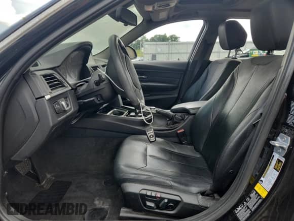 2013 BMW 3 Series 328i xDrive с VIN WBA3B5G59DNS00368, выставлен на аукционе Copart как лот 68244265 с пробегом 121 085 миль миль и Чистый • Clean title. История ставок и продаж доступна на DreamBid. Изображение 7.