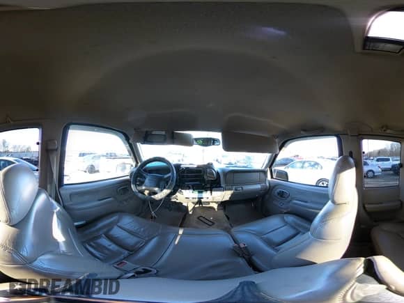 1998 GMC Sierra 1500 с VIN 2GTEK19R0W1515178, выставлен на аукционе IAAI как лот 41423331 с пробегом 250 910 миль миль и . История ставок и продаж доступна на DreamBid. Изображение 18.