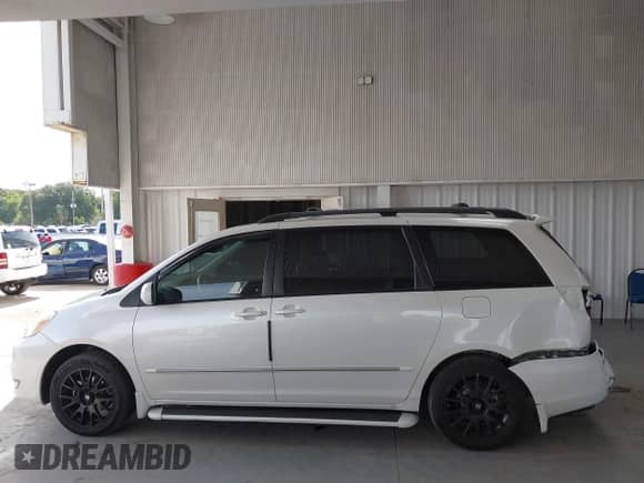 2004 Toyota Sienna XLE z VIN 5TDZA22C14S094612, wystawiony jako IAAI lot #43148930 z przebiegiem 125 471 mil mil oraz . Historia ofert i sprzedaży dostępna na DreamBid. Obrazek 14.