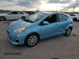 2013 Toyota Prius Two с VIN JTDKDTB34D1049742, выставлен на аукционе Copart как лот 82674945 с пробегом 117 380 миль миль и Списание • Salvage title. История ставок и продаж доступна на DreamBid. Изображение 1.