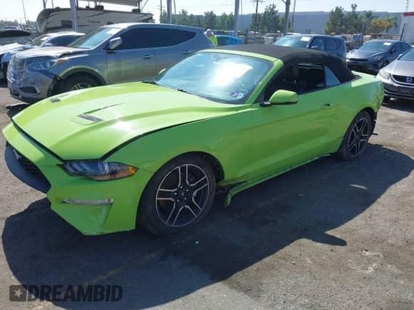 2020 Ford Mustang EcoBoost Premium z VIN 1FATP8UH3L5179848, wystawiony jako IAAI lot #43396840 z przebiegiem 73 421 mil mil oraz . Historia ofert i sprzedaży dostępna na DreamBid. Obrazek 18.