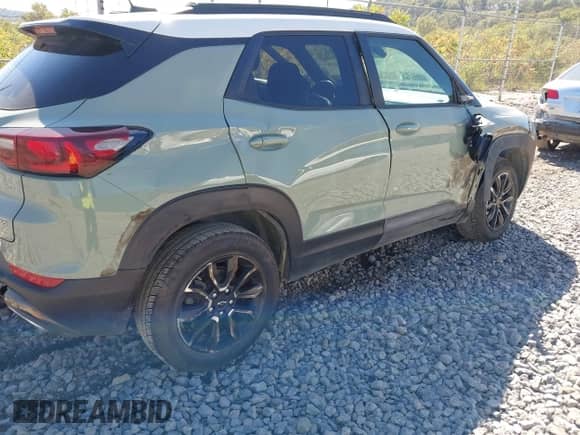 2024 Chevrolet TrailBlazer ACTIV z VIN KL79MSSL6RB056229, wystawiony jako IAAI lot #43349587 z przebiegiem 32 657 mil mil oraz . Historia ofert i sprzedaży dostępna na DreamBid. Obrazek 6.