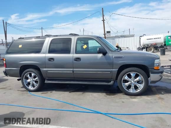 2002 Chevrolet Suburban LT с VIN 3GNEC16T52G208952, выставлен на аукционе IAAI как лот 41857120 с пробегом Не указан миль и . История ставок и продаж доступна на DreamBid. Изображение 12.